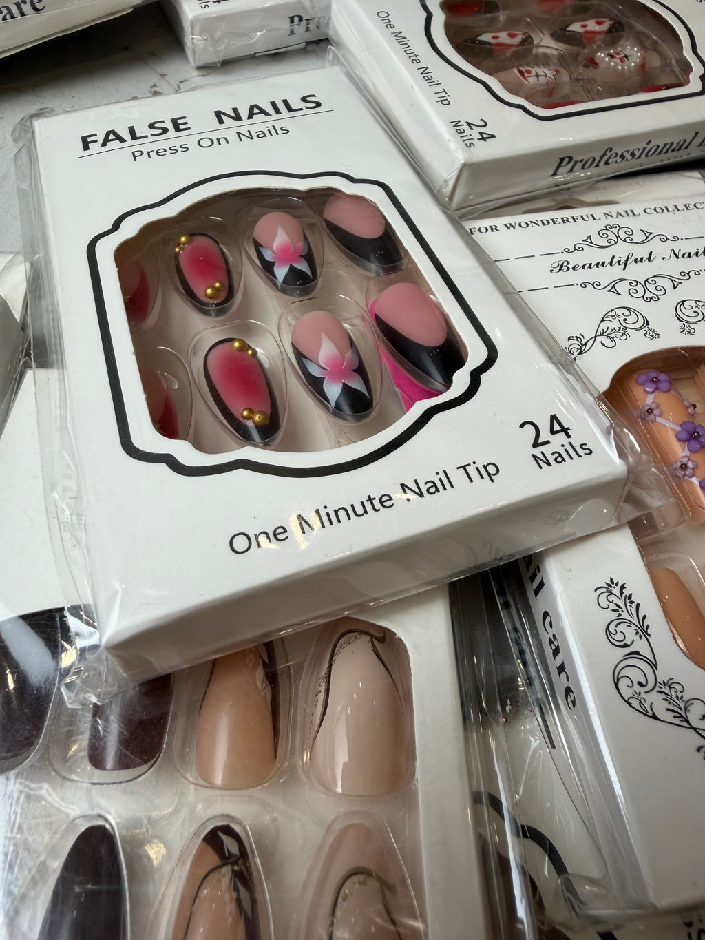 Pack of 15 pcs Artificial Nails Deal